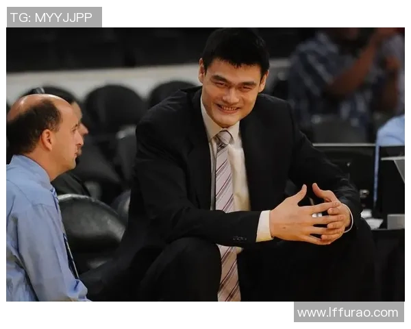 范甘迪力挺姚明展现教练风范助力中国篮球崛起